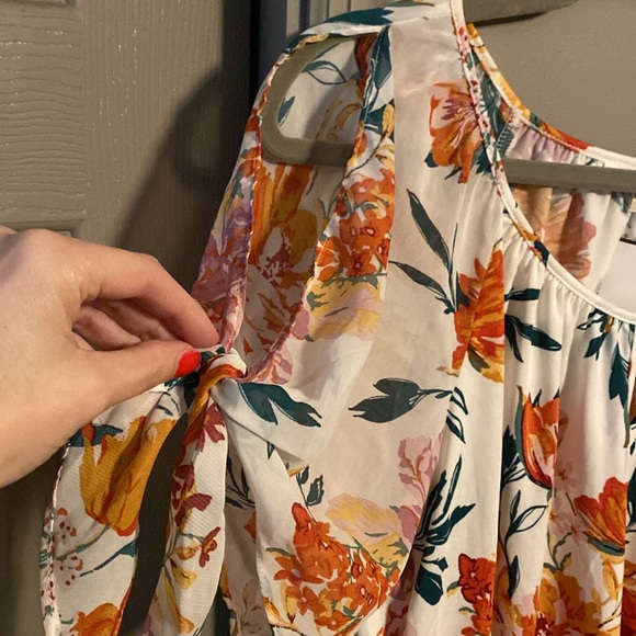 Floral blouse - Picture 2 of 2